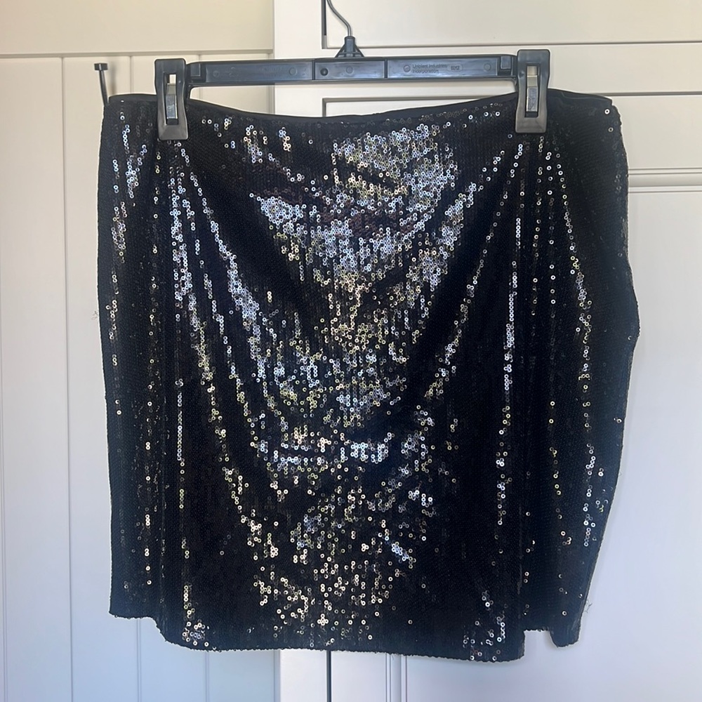 White House Black Market Black Sequin Mini Skirt. medium.  NWT. Y2K whimsigoth